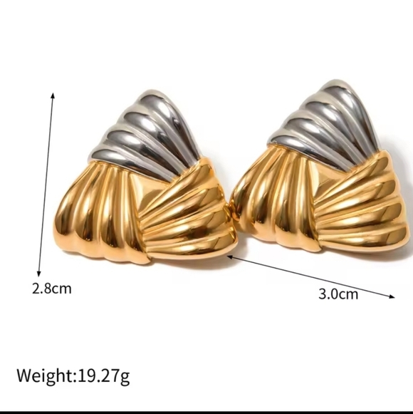Nwt Non Tarnish Triangle Earrings Heaven Mayhem Inspired - Picture 3 of 6